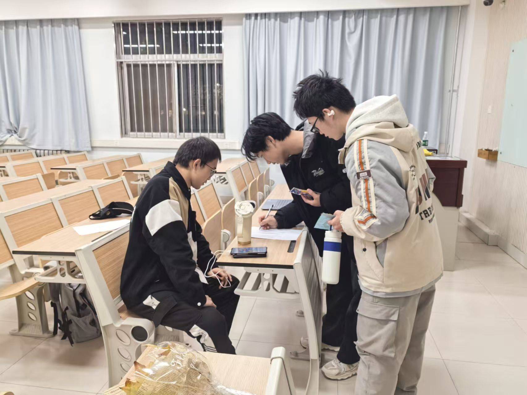 ͼһ ͬѧ���ֳ�����ǩ����ʯ���ֹ�ͼ��.jpg